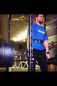 Shoulder day. Shrugging 700lbs for 6 reps.